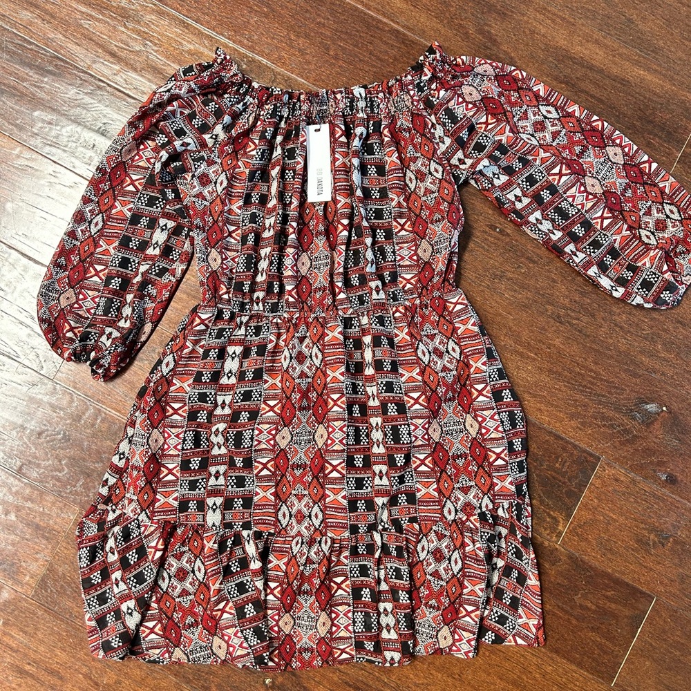 NWT BB Dakota off the shoulder dress